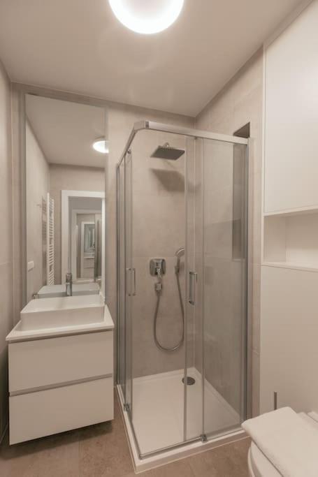 Henry's Appt With A Private 415 - Shared Kitchen * Luxemburg