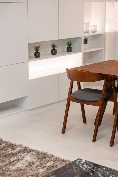 Henry's Appt With A Private 415 - Shared Kitchen * Luxemburg